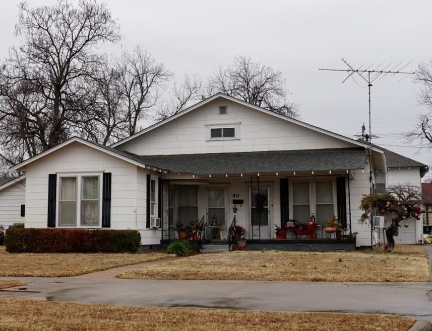 811 W Beech Ave, Duncan, OK 73533 - photo 1