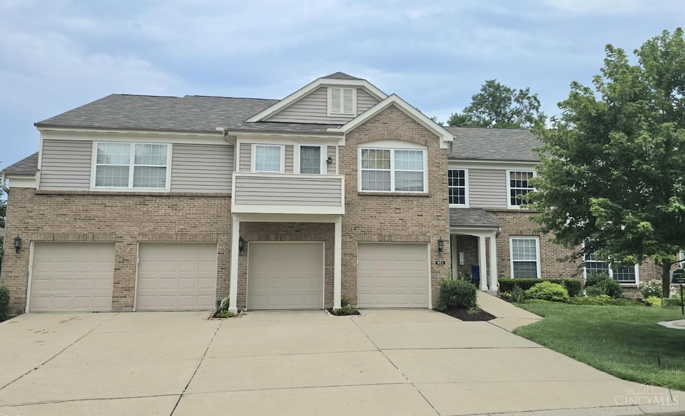 801 Southmeadow Cir, Cincinnati, OH 45231 - photo 1