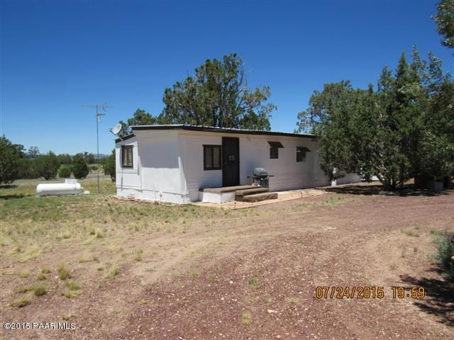 560 Cedar St, Ash Fork, AZ 86320 - photo 1