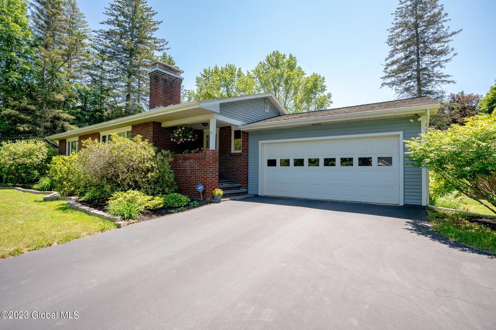 31 Meadow Dr, Troy, NY 12180 - photo 1