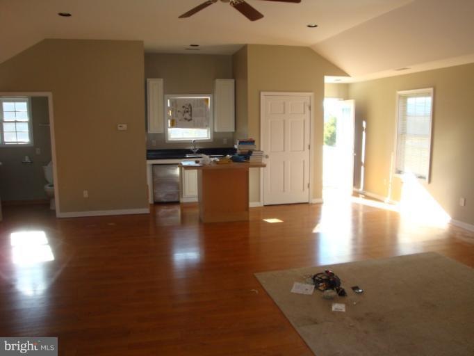 1056 E Queen St, Strasburg, VA 22657 - photo 1