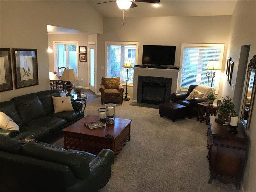 1219 Lavender Ln, Appleton, WI 54915 - photo 1