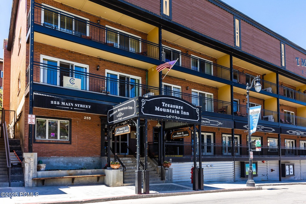 001_09-255mainstreet409_718