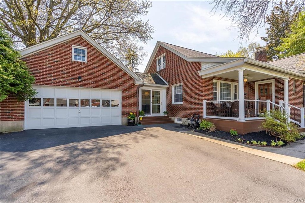 Sold $330,000 • Co-Listing Agent