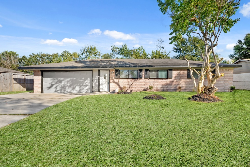 2808 28th Ave N, Texas City, TX 77590 - photo 1