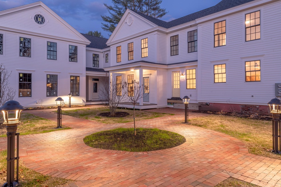 149 E Main St unit 10, Yarmouth, ME 04096 - photo 1