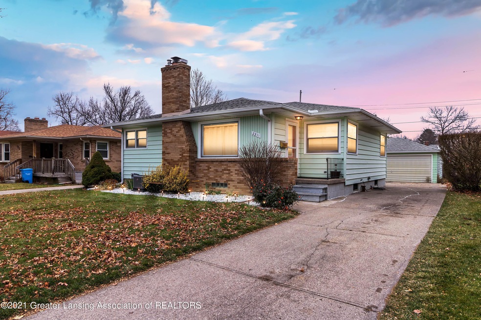 2311 Chatham Rd, Lansing, MI 48910 - photo 1