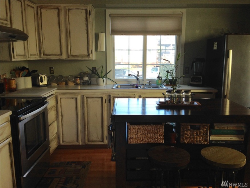 1611 S 245th Place, Des Moines, WA 98198 - photo 1