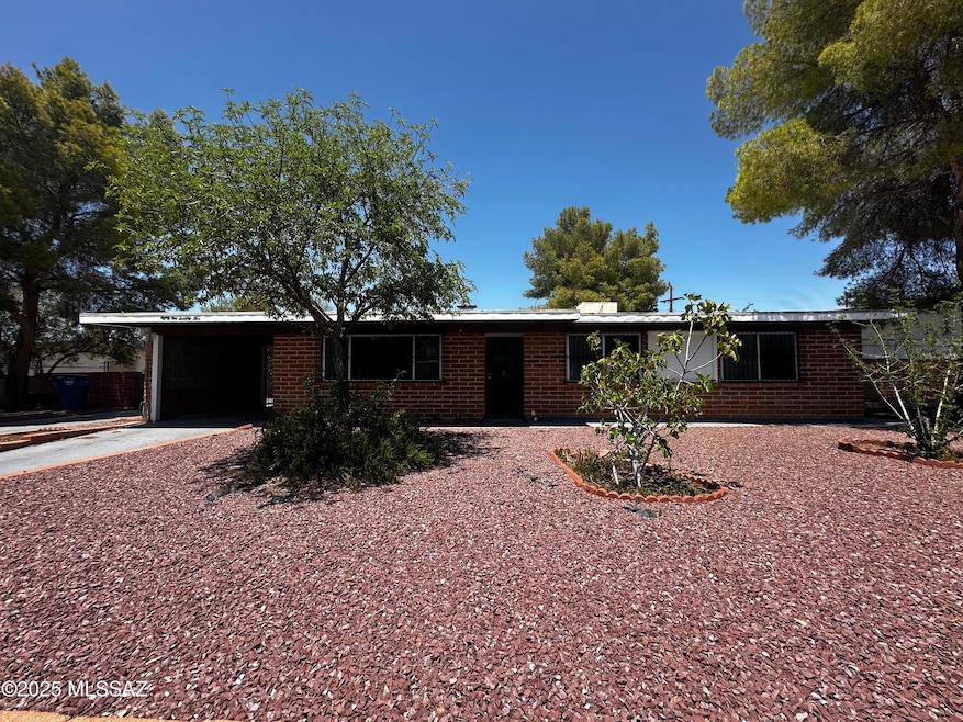 8175 E 20th St, Tucson, AZ 85710 - photo 1