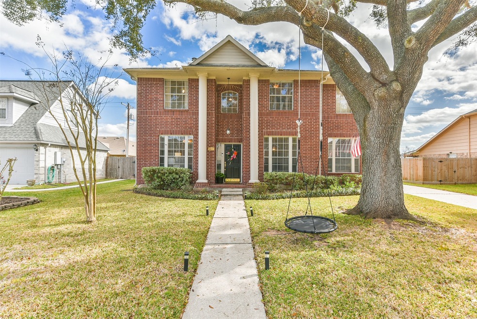 1807 N Mission Cir, Friendswood, TX 77546 - photo 1