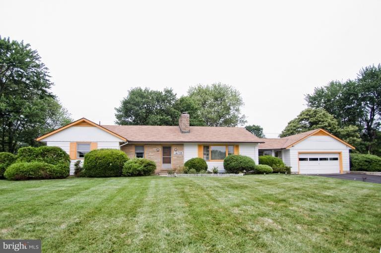 14718 Carson Dr, Burtonsville, MD 20866 - photo 1