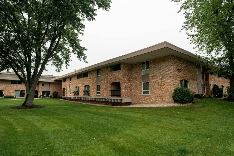 11957 W Appleton Ave unit 19, Milwaukee, WI 53224 - photo 1