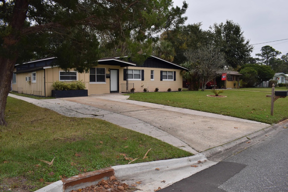 6739 Daughtry Blvd S, Jacksonville, FL 32210 - photo 1