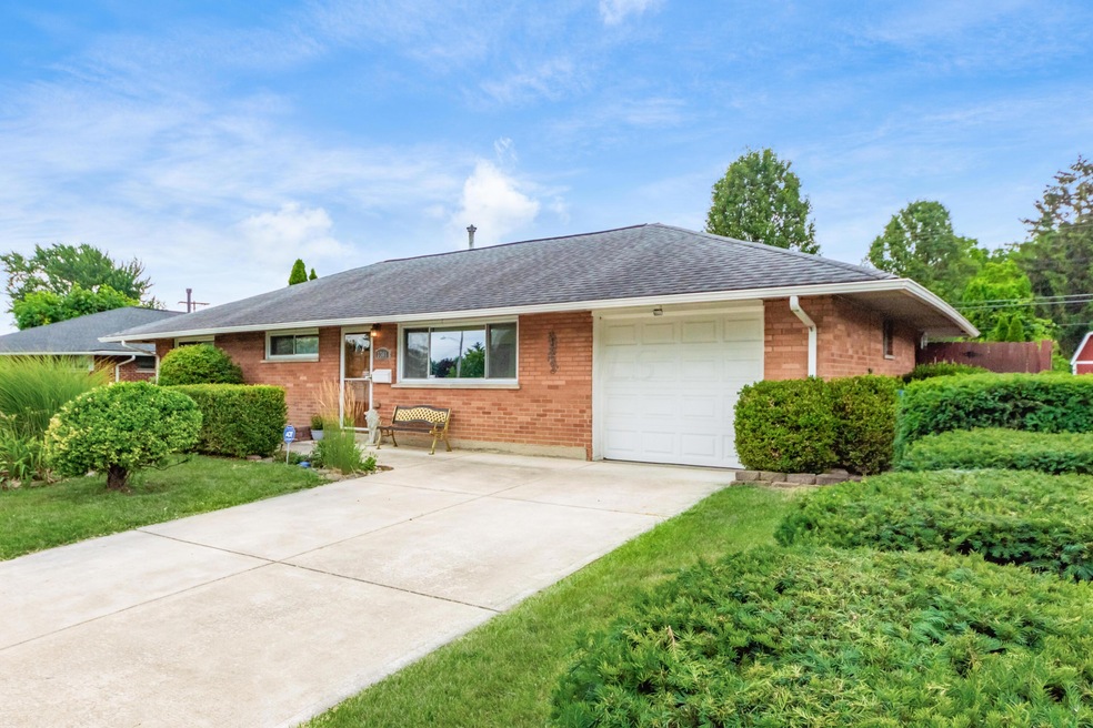 3301 Stephen Dr S, Columbus, OH 43204 - photo 1