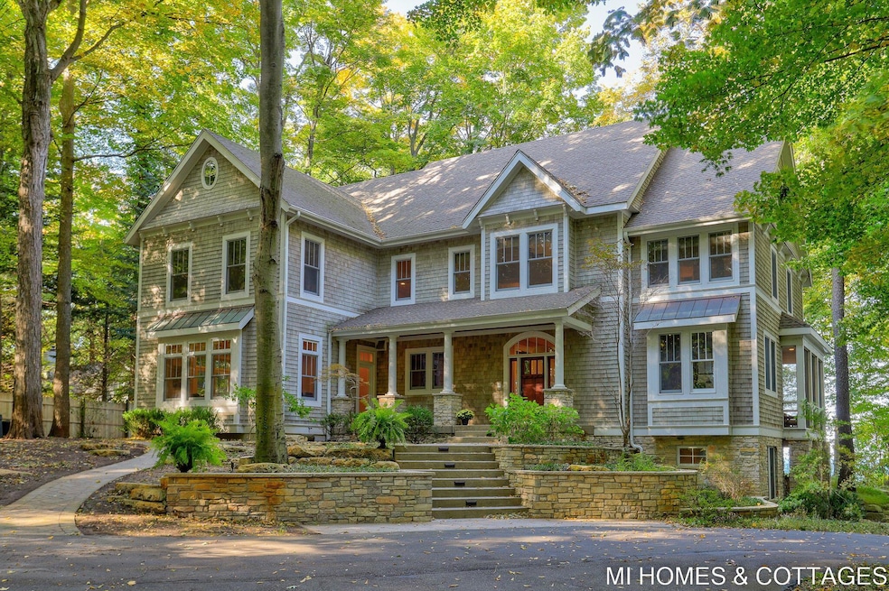 Sold $2,860,000 • Co-Listing Agent