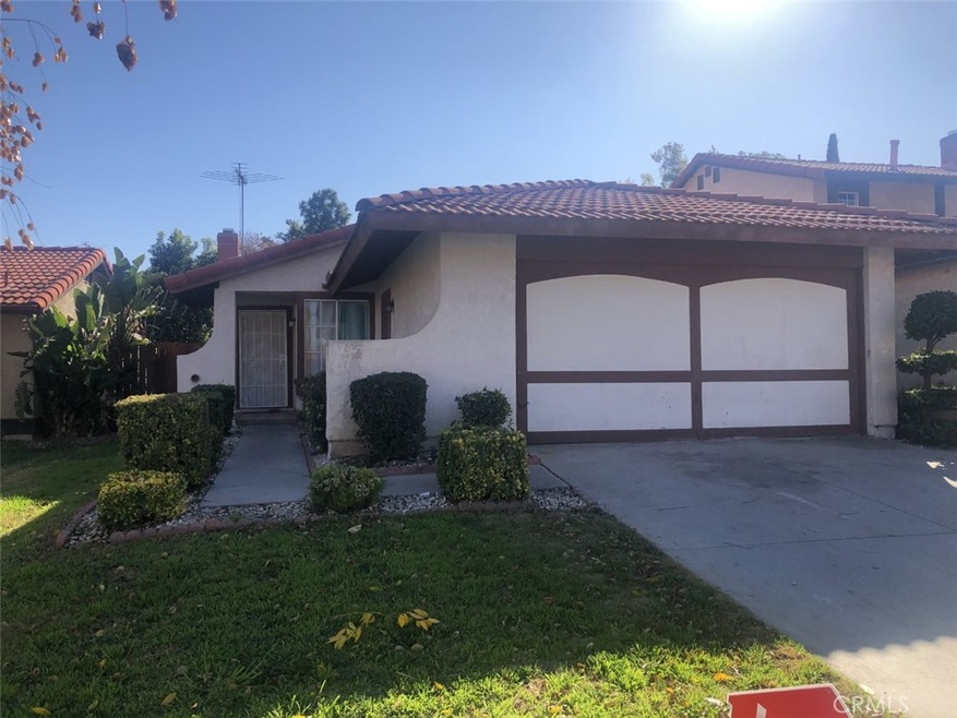 828 Santa fe Ln, Colton, CA 92324 - photo 1