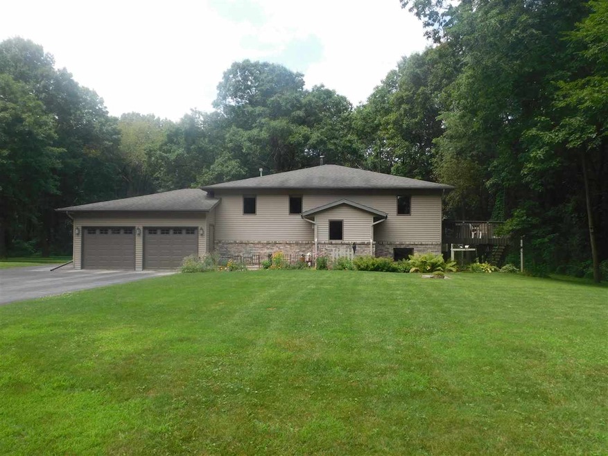 5404 S Shady Ln, Janesville, WI 53546 - photo 1