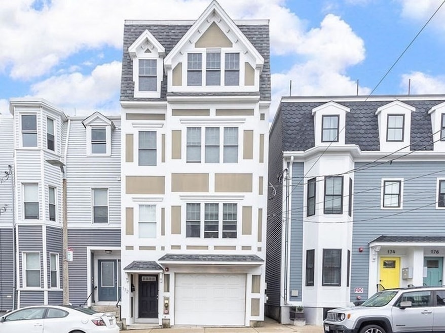 Sold $800,000 • Co-Listing Agent