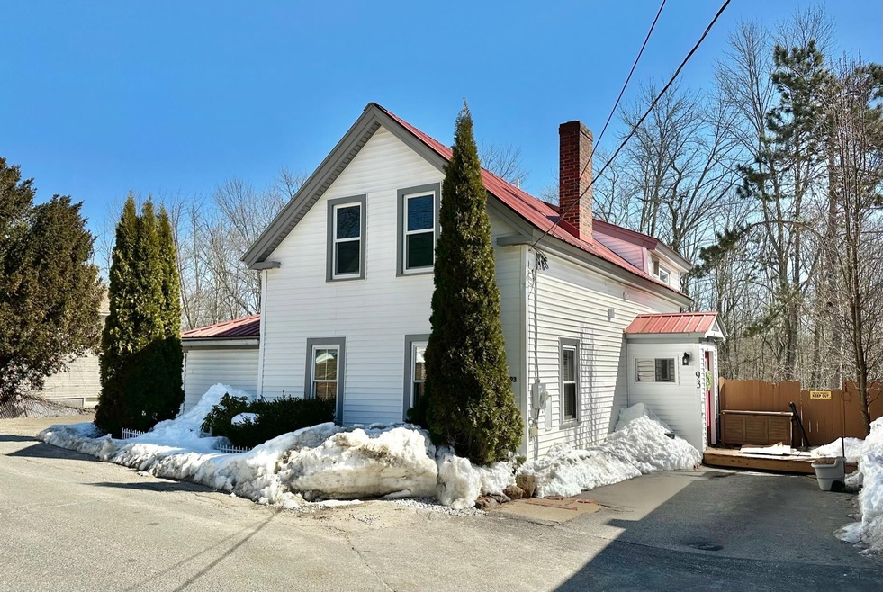 Welcome to 93 Charles Street, Milton, NH. House ha