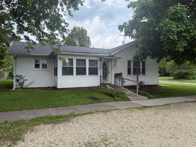 902 S 5th St, Monmouth, IL 61462 - photo 1