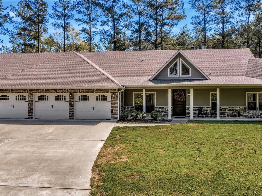 330 Amber Wood Dr, Lufkin, TX 75904 - photo 1