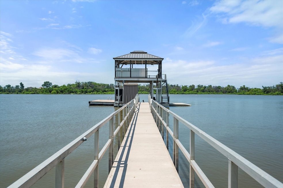 For Sale $2,750,000 • Co-Listing Agent