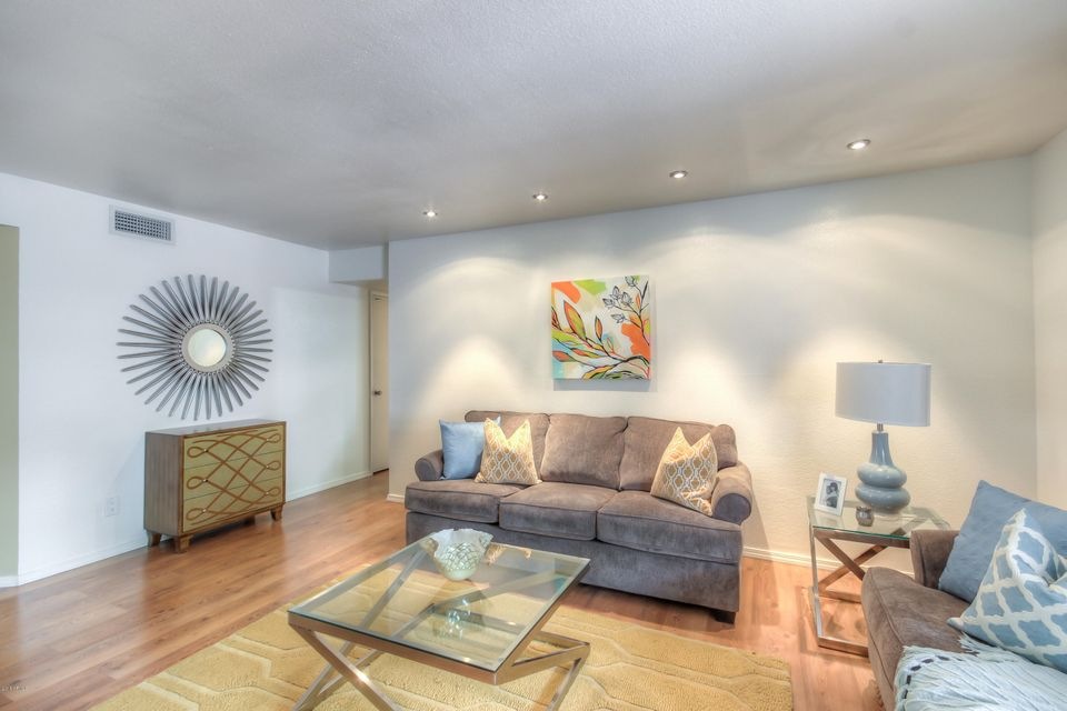 Living Room (2)