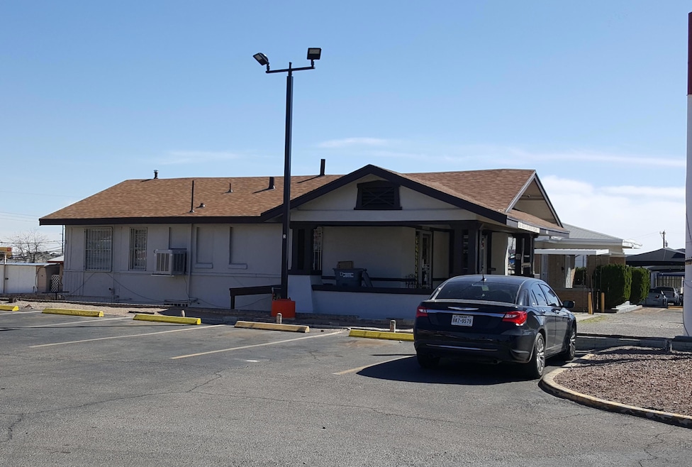 3802 Dyer St unit B, El Paso, TX 79930 - photo 1