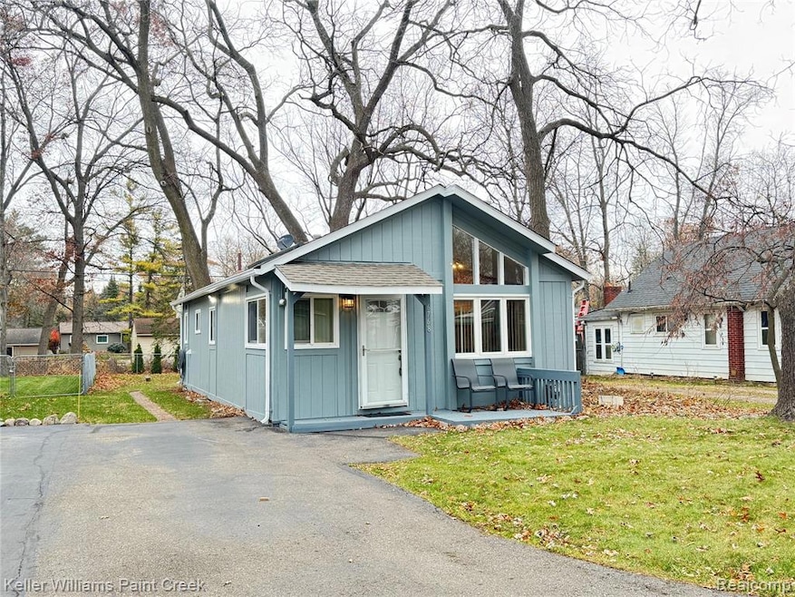 6768 Buckland Ave, West Bloomfield, MI 48324 - photo 1