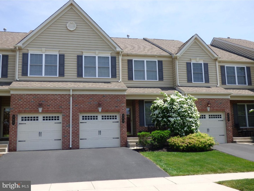 305 Bainbridge Ln, Lansdale, PA 19446 - photo 1