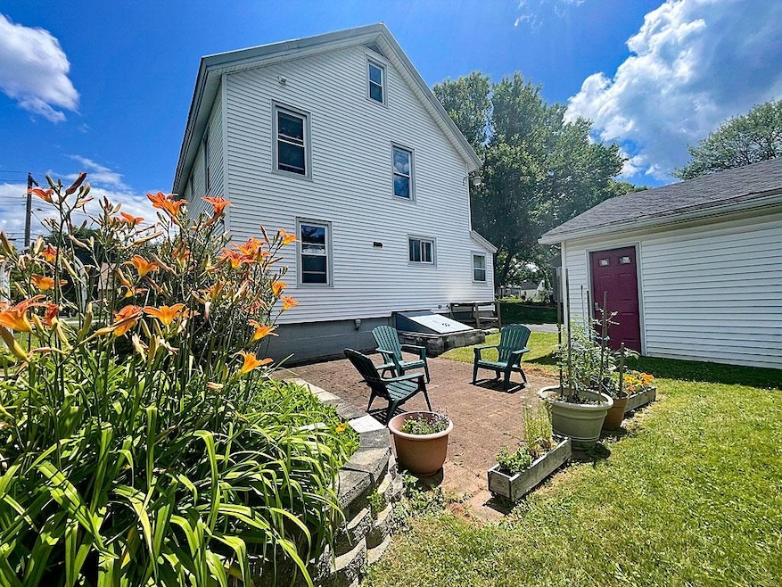 5 Avenue B, Rutland, VT 05701 - photo 1