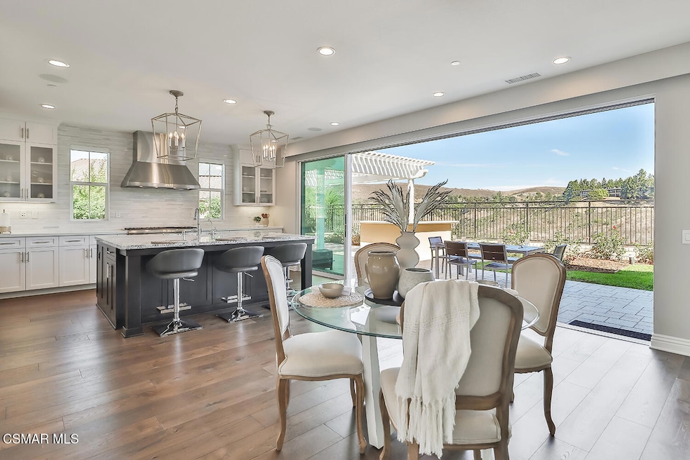 eLiving and Kitchen8