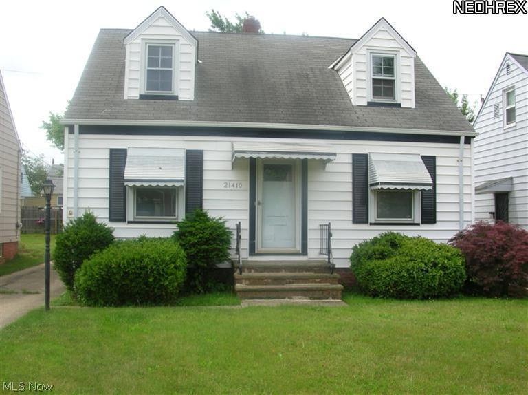 21410 Gardenview Dr, Maple Heights, OH 44137 - photo 1