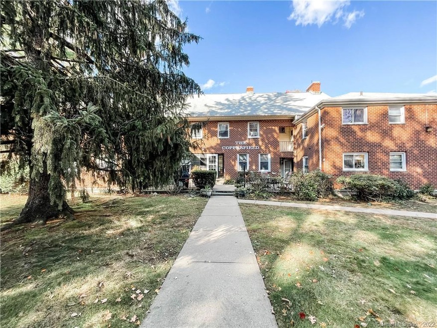 66 Maple Tree Ave unit 5, Stamford, CT 06906 - photo 1