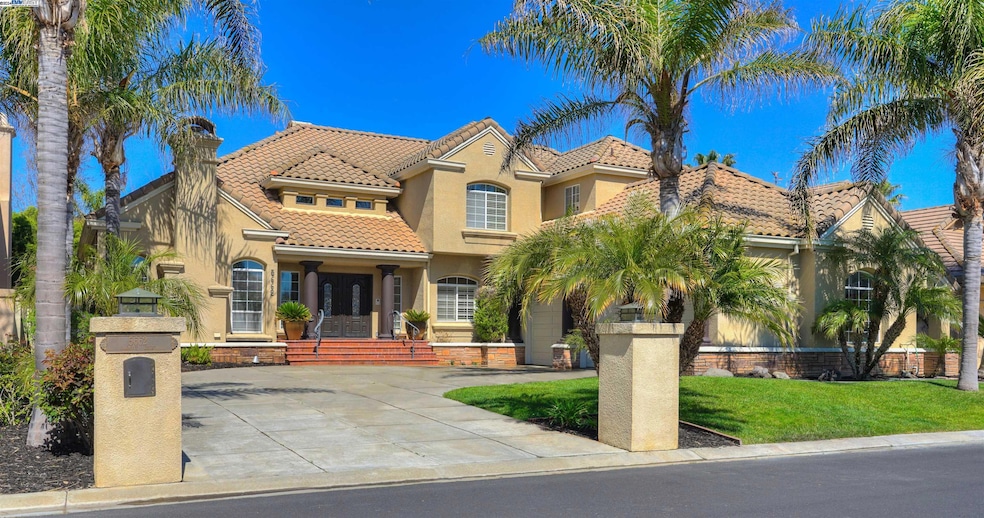 Sold $1,360,000 • Co-Listing Agent