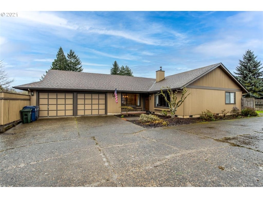 1876 Crescent Ave, Eugene, OR 97408 - photo 1