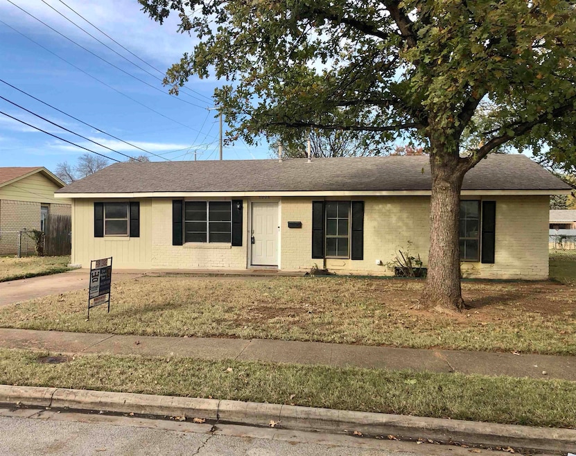 5006 Kingston Dr, Wichita Falls, TX 76310 - photo 1