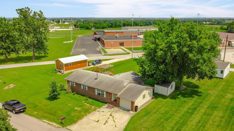 105 3rd Street, Pilot Grove, MO