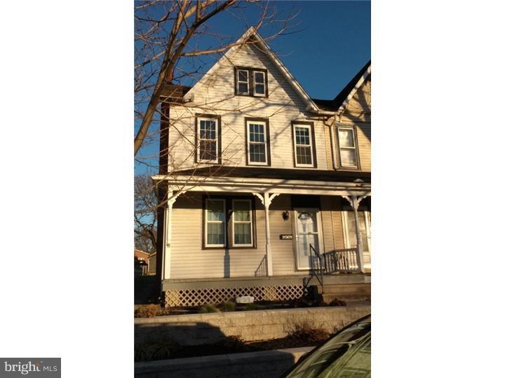 319 Franklin St, Shoemakersville, PA 19555 - photo 1
