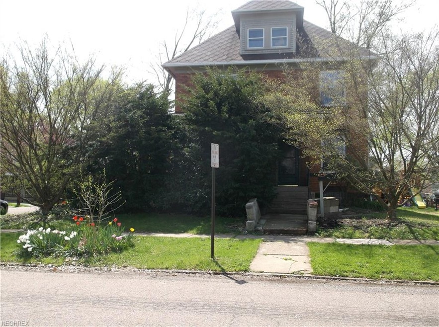871 Wellman features newer roof, updated windows a