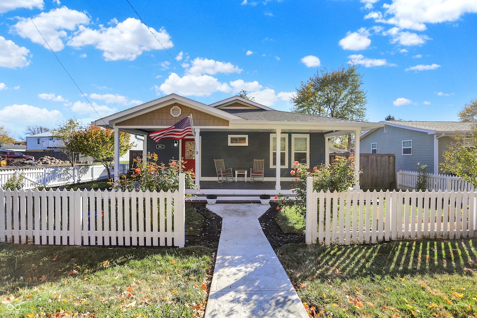 301 W Pierce St, Whitestown, IN 46075 - photo 1