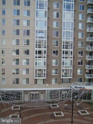 The Crescent unit 602, Silver Spring, MD 20910 - photo 1