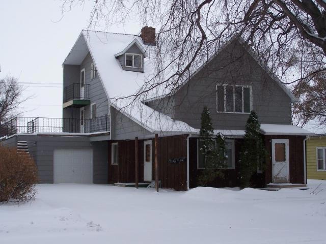 Front of Home<|><|>