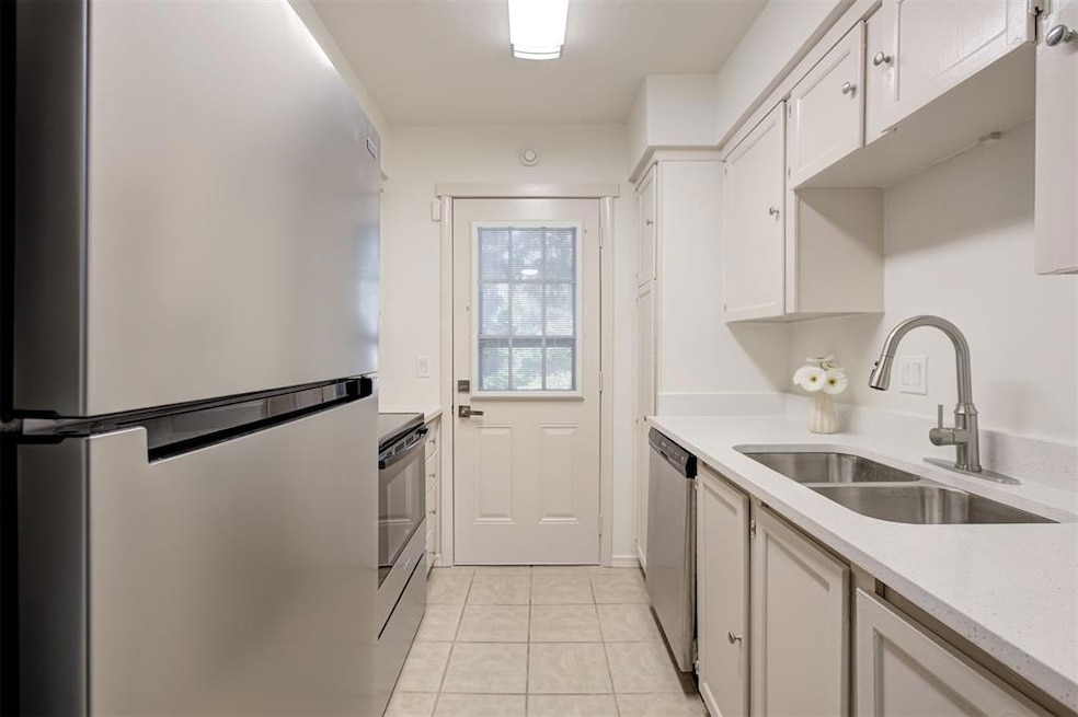 818 Cardinal Creek Blvd unit D, Norman, OK 73072 - photo 1