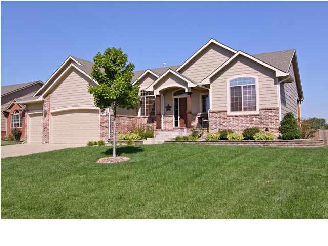 BEAUTIFUL CURB APPEAL