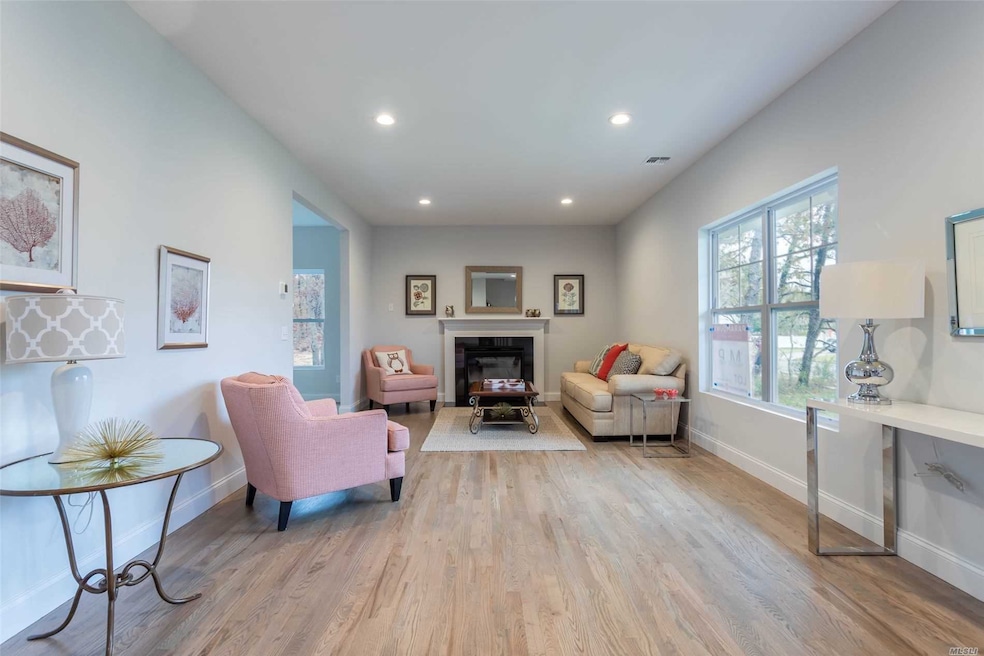 60 Country Rd, Medford, NY 11763 - photo 1