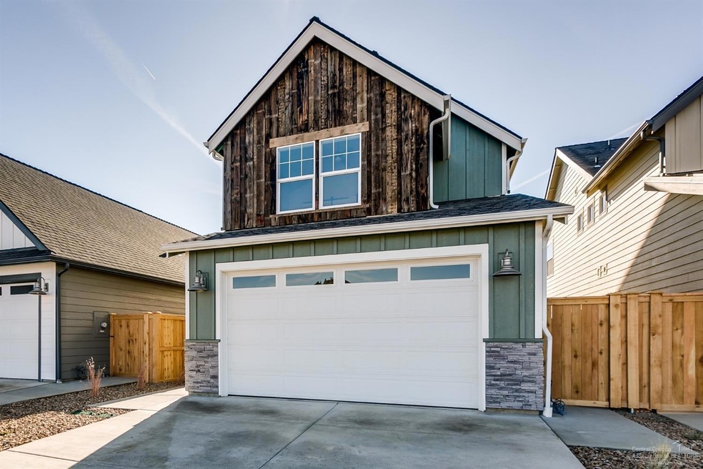 4136 SW Coyote Ave, Redmond, OR 97756 - photo 1