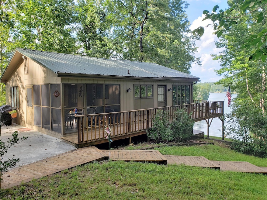Adorable lake cottage