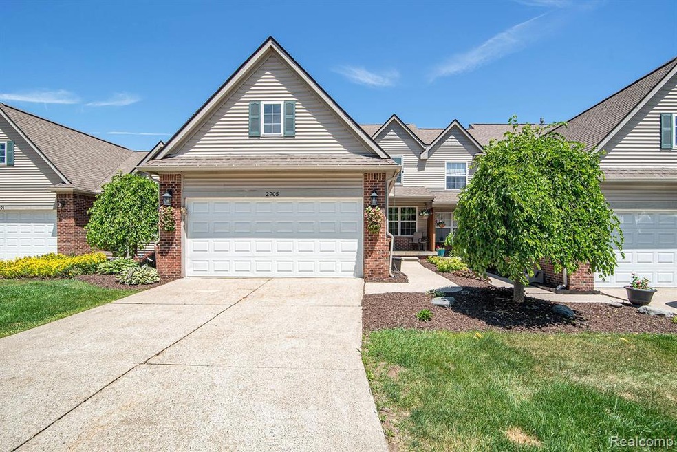 2705 Aralia Dr, Howell, MI 48855 - photo 1