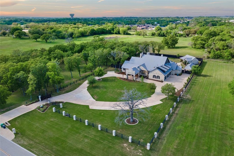 300 Hobson Ln, Denton, TX 76205 - photo 1